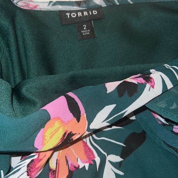 Torrid 2X Hunter green floral New faux wrap dress midi length - Picture 12 of 16